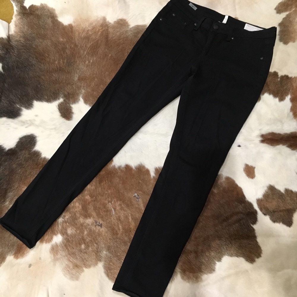 Black skinny jean/leggings